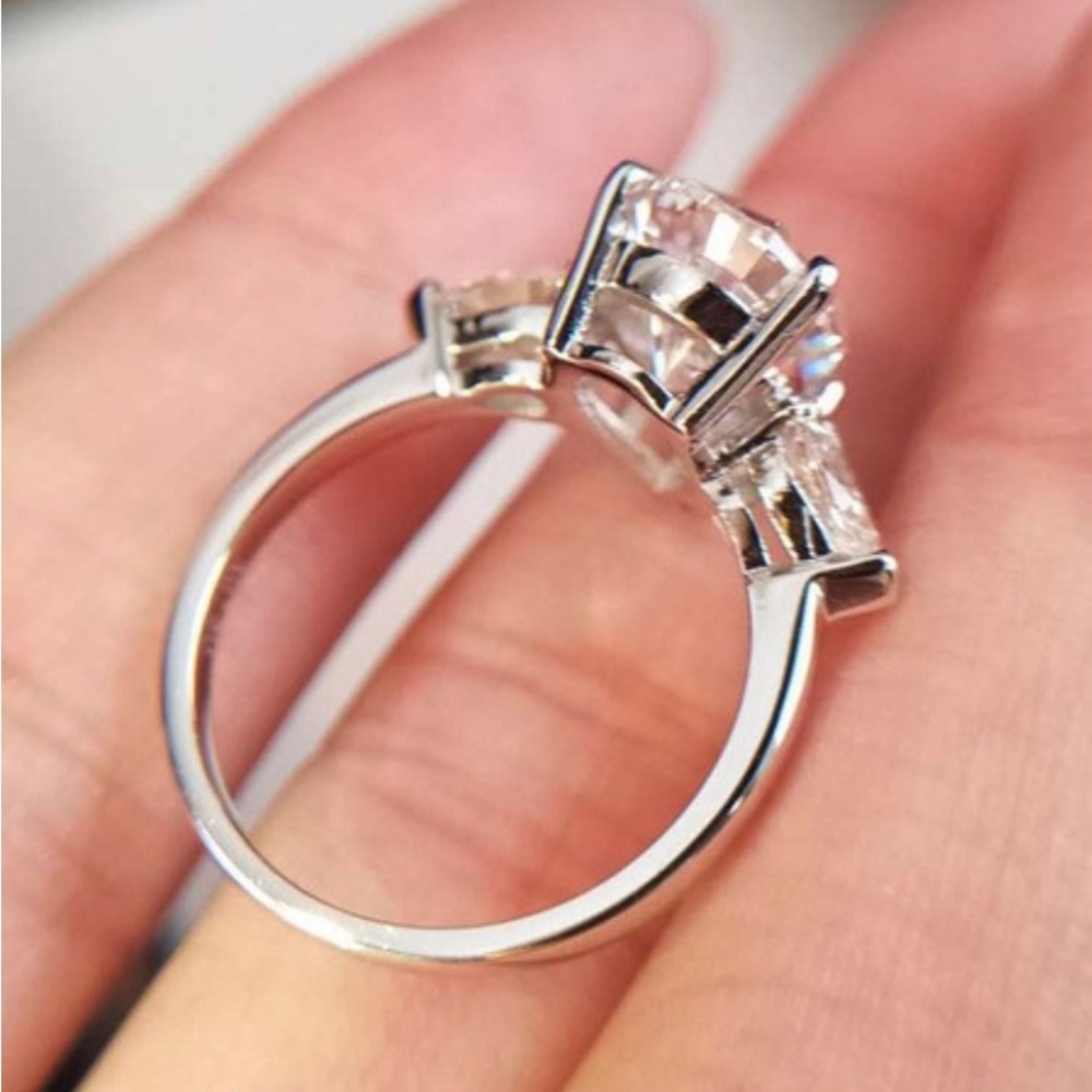 Radiant Pear Cut Faux Diamond Silver Plated Women’s Fashion Ring Size 6 - Picture 5 of 10